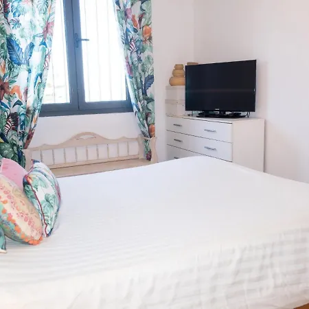 Magnifico Frente Al Mar En Con Plaza De Garaje Incluida * 加的斯